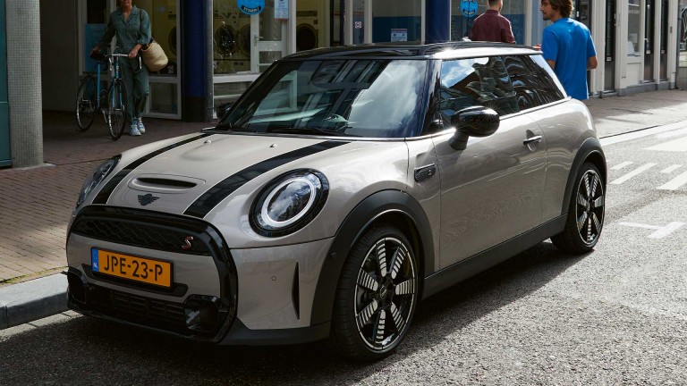 MINI 3 puertas Hatch – vista delantera azul y blanco – comparación de modelos 