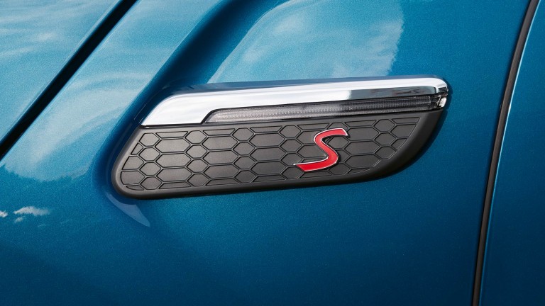 MINI 5 puertas Hatch – molduras laterales – diseño